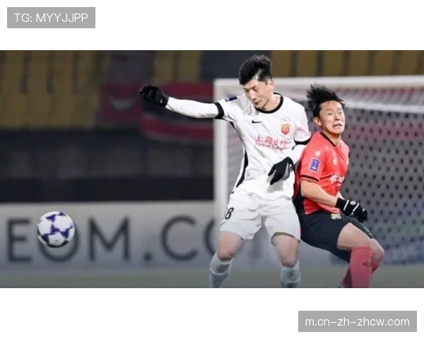 江原FC主场采用4-3-3阵型 试图以高位逼抢切割海港出球